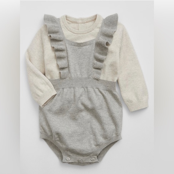GAP Other - NWT BABYGAP Baby Two-Piece Sweater Outfit Set Size 12-18 Months